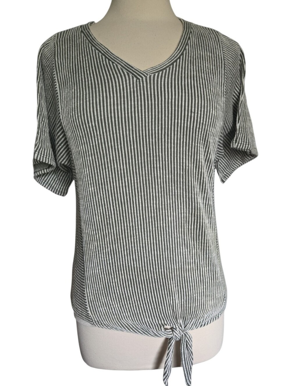 Gyft Striped V-Neck Tie-Hem Short Sleeve Tee - Green, White - S